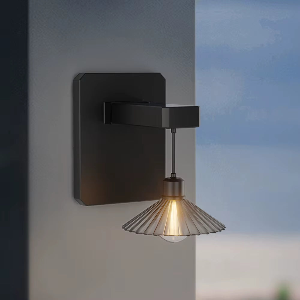 Retro Solar Courtyard Light